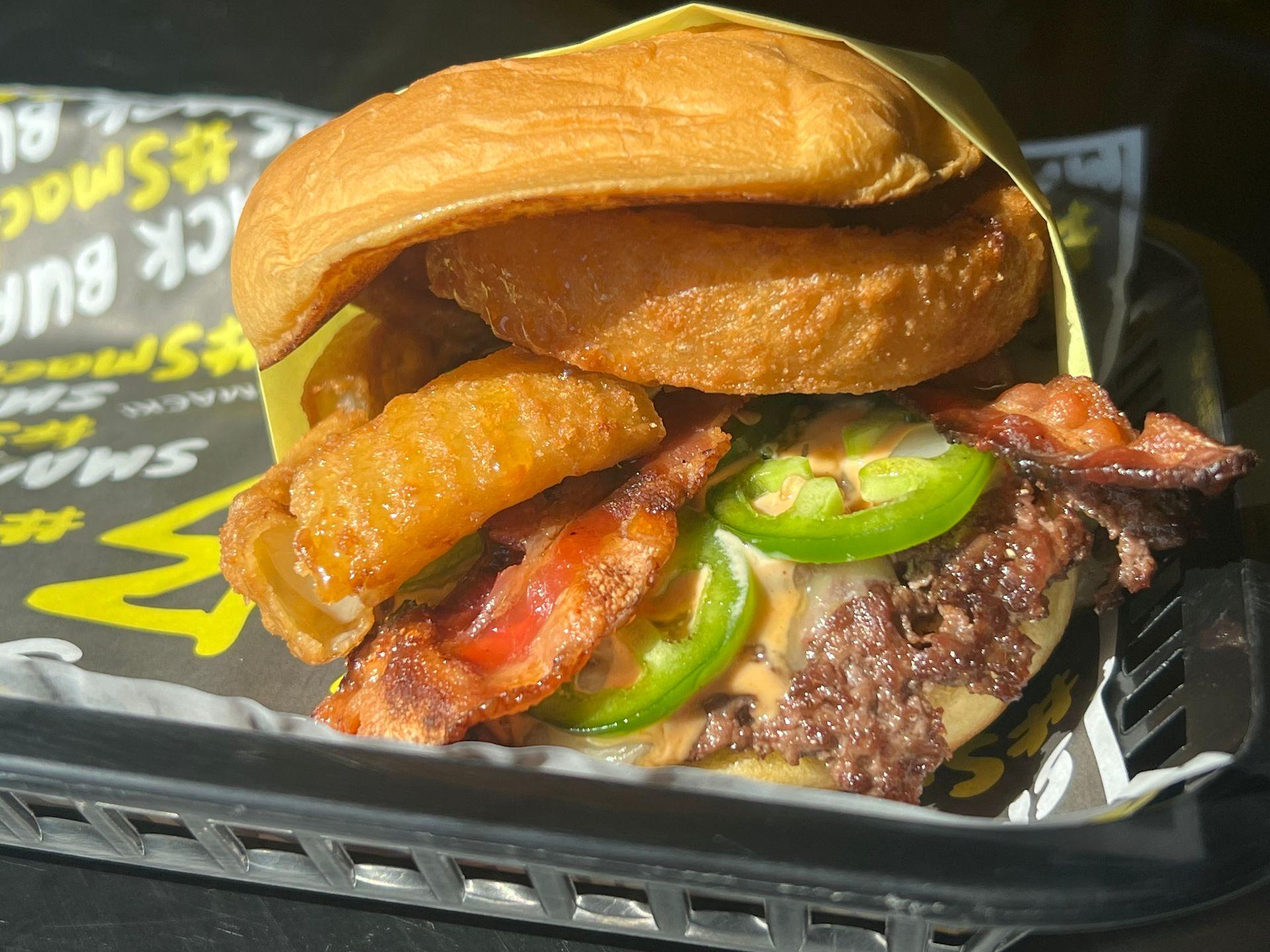 Burger bacon onion rings